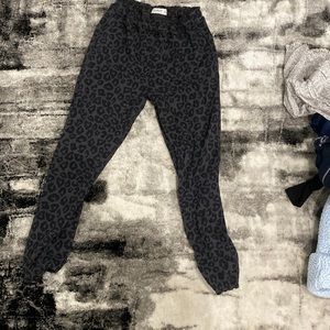Abercrombie black cheetah print sweatpants with pockets